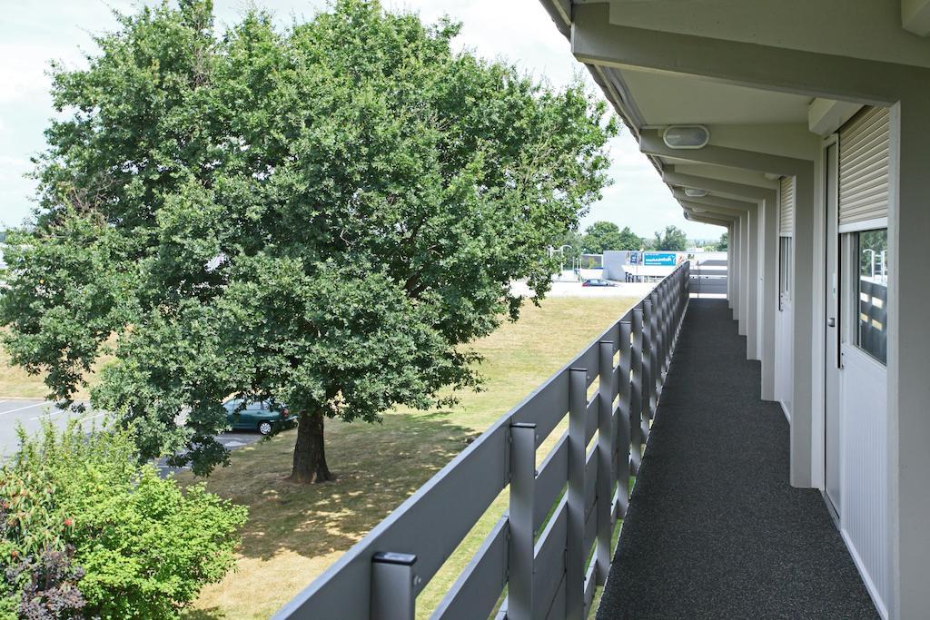 Hotel Campanile Angers Ouest - Beaucouzé Exterior foto